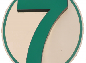 Cyfra 7 w kolorze zielonym.